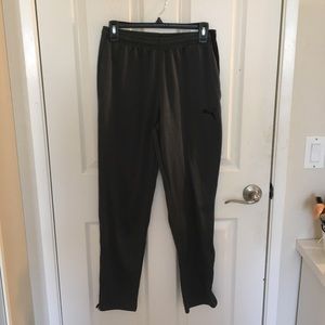 Dark grey puma joggers 🖤